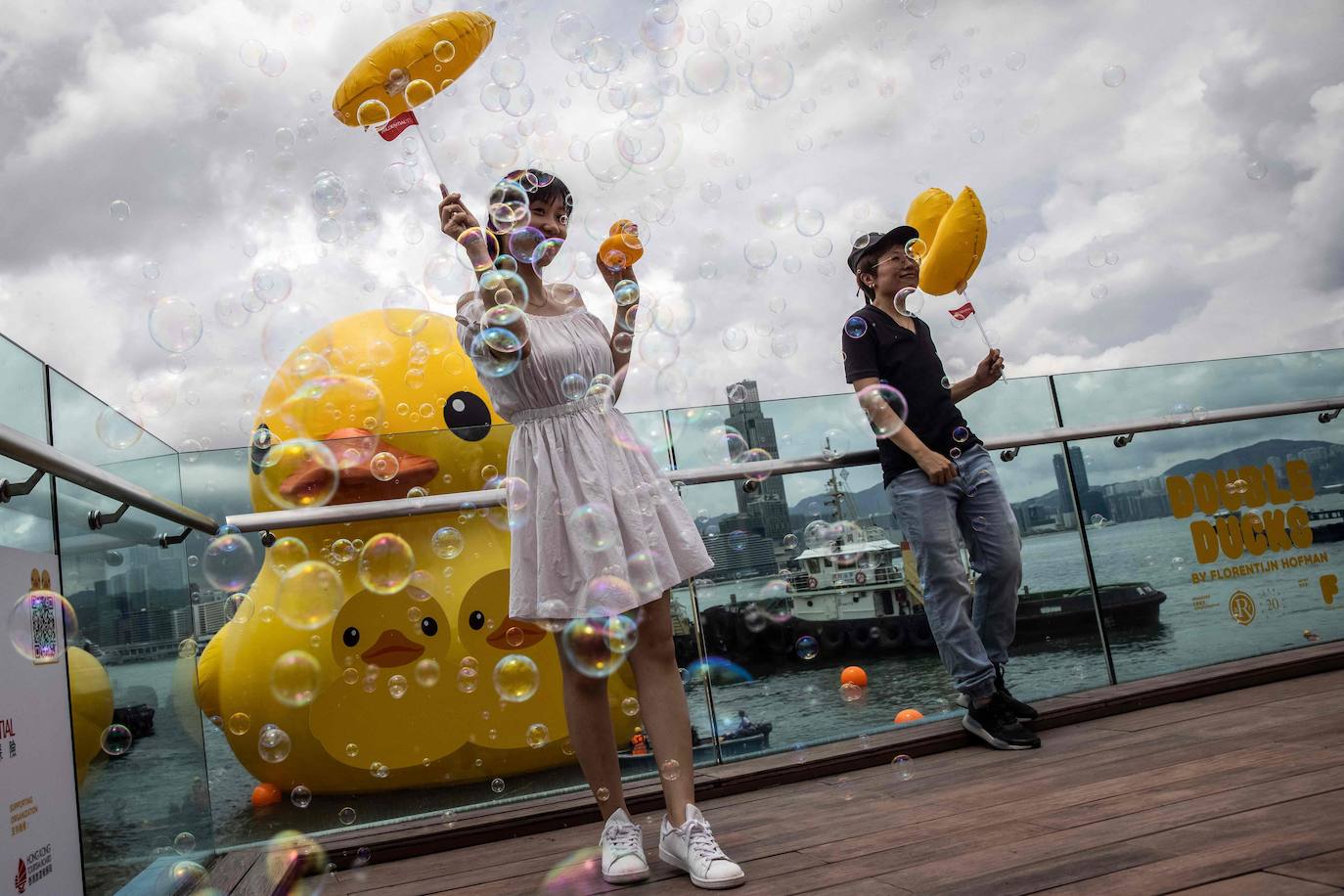 Los gigantes patos hinchables de Hofman llegan a Hong Kong