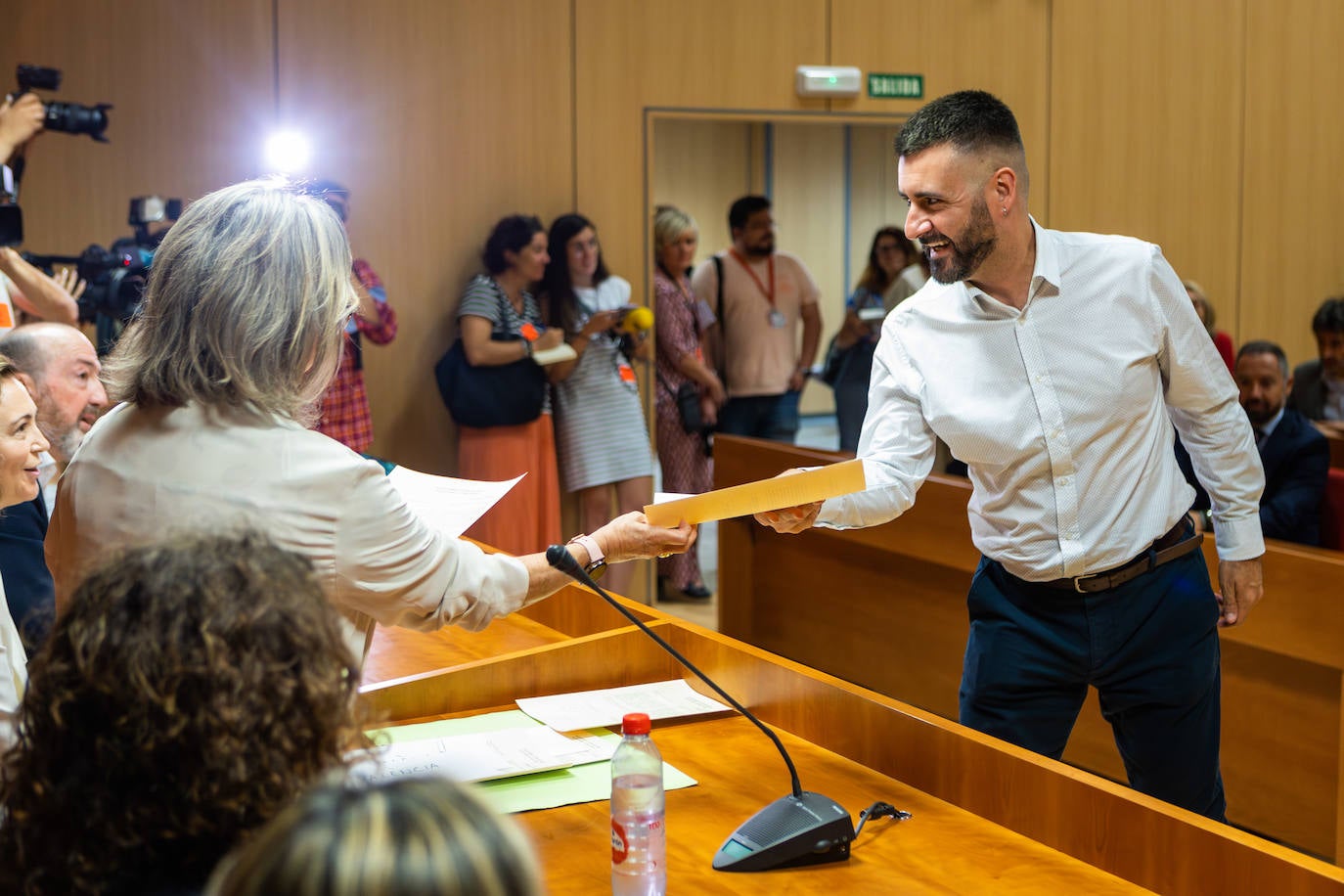 Recogida de actas de todos los concejales del Ayuntamiento de Valencia