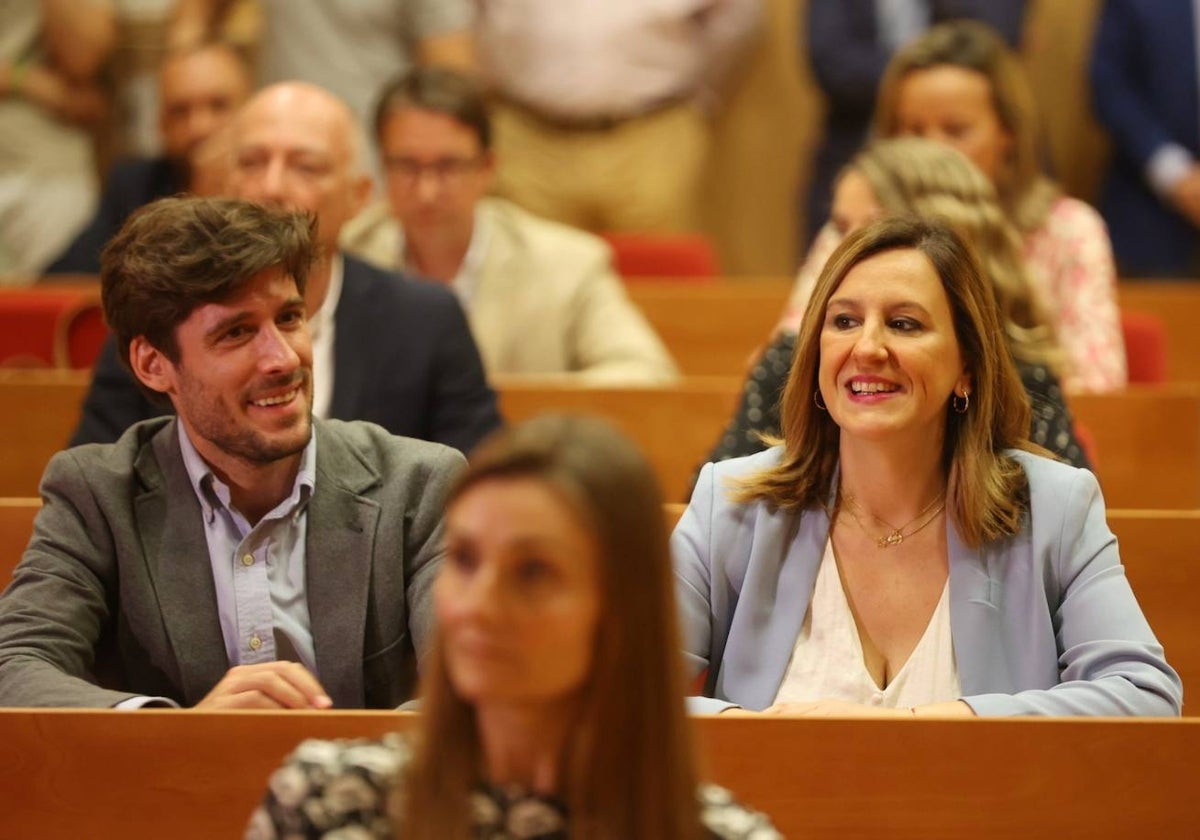 Juan Carlos Caballero y María José Catalá, este viernes en la Ciudad de la Justicia.