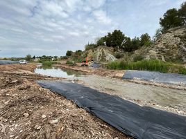 Trabajos en el río entre Montroi y Montserrat.