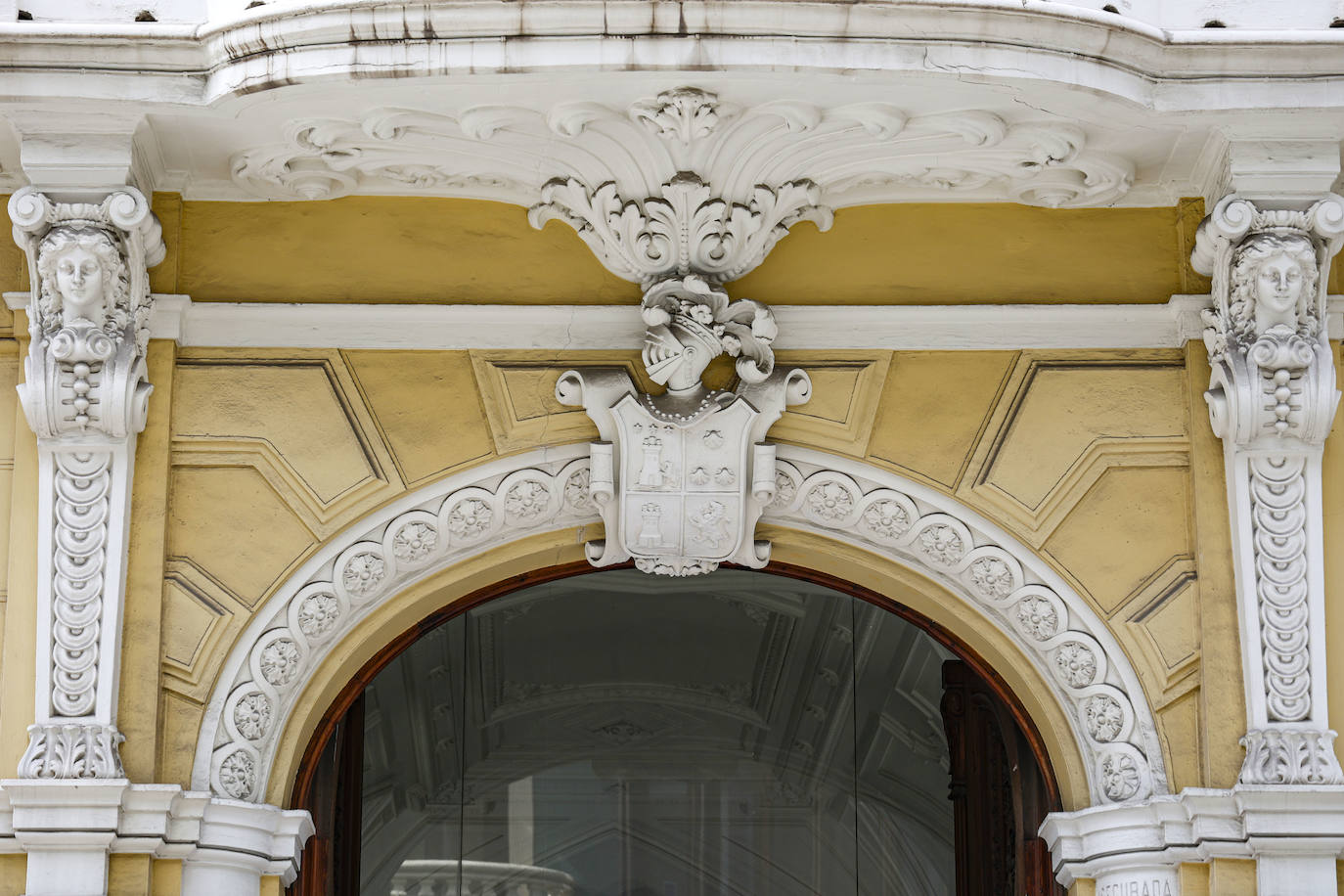 Un paseo por el Palacio Pescara de Valencia