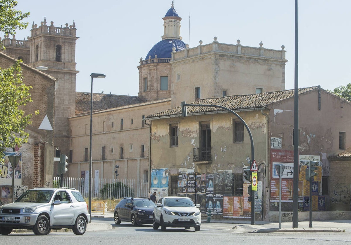 Casa en ruinas junto a San Miguel de los Reyes.