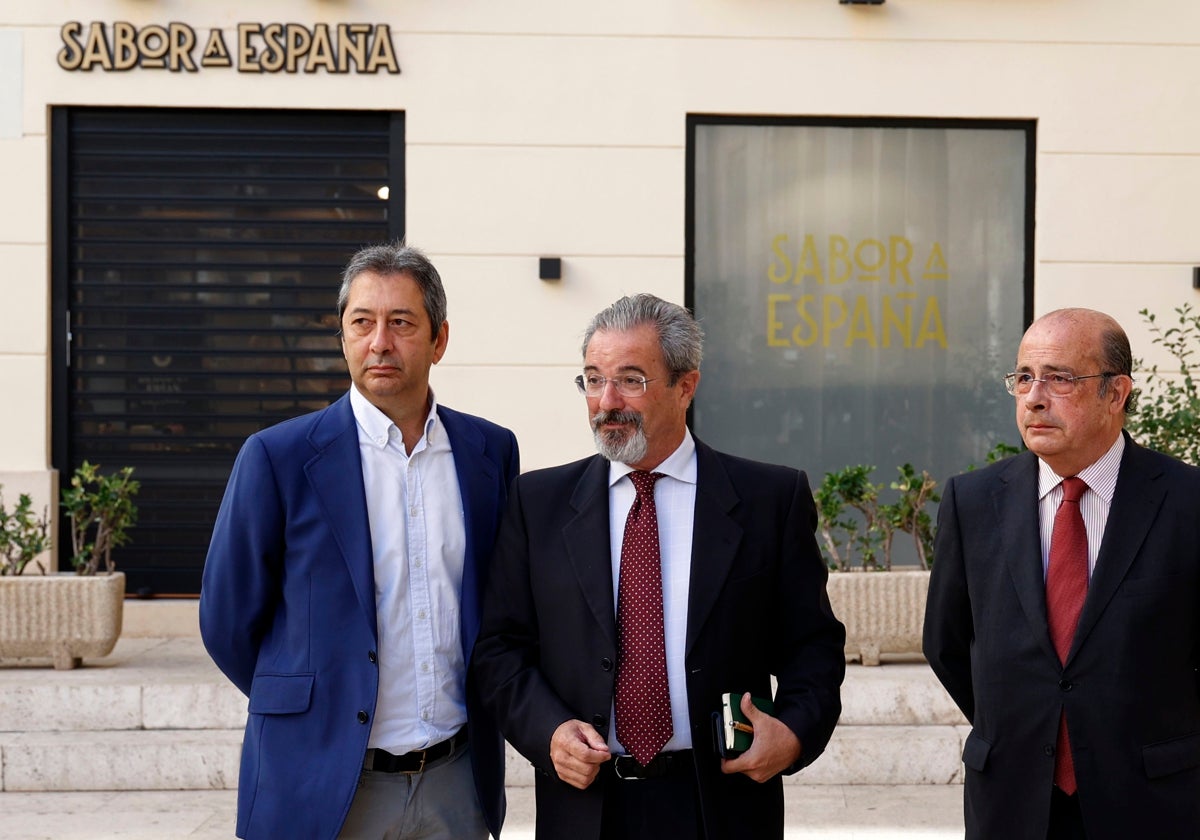 Barrera, Flores y Gil Lázaro, este martes.