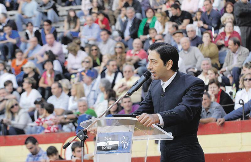 Fotos | La vida de Vicente Barrera, en imágenes: de torero a político