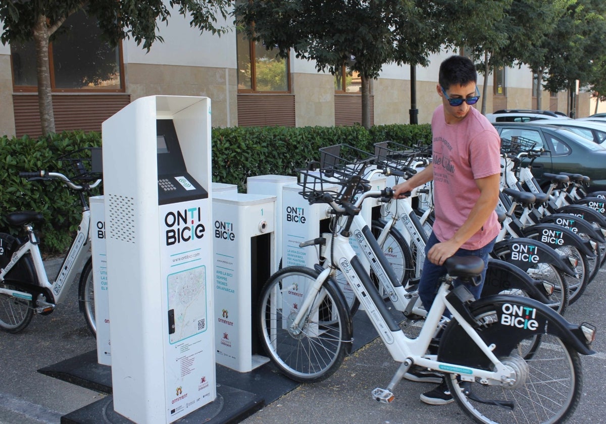 Servicio de alquiler de bicicletas para moverse por Ontinyent.