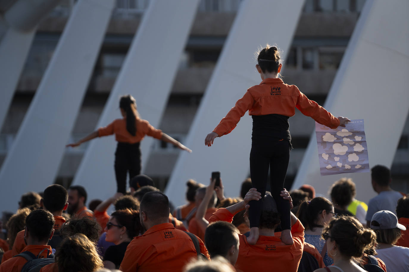 Varios colectivos se manifiestan contra la ampliación del puerto de Valencia