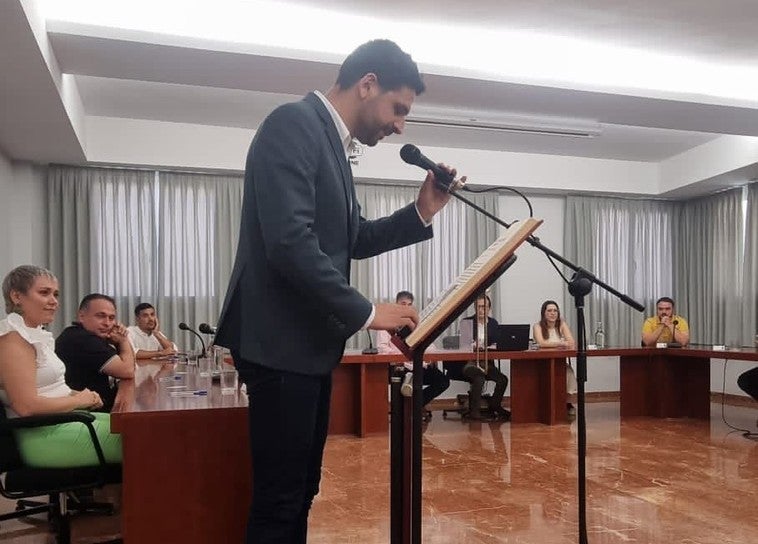 Pablo Puig en el pleno de investidura.