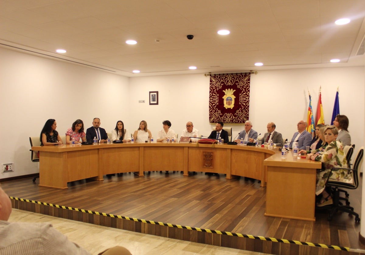 La nueva corporación municipal de l'Olleria con 10 de los trece ediles del PP.