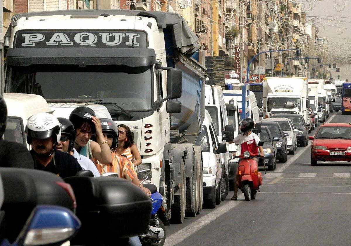 Todas las calles cortadas en Alicante durante las Hogueras 2023