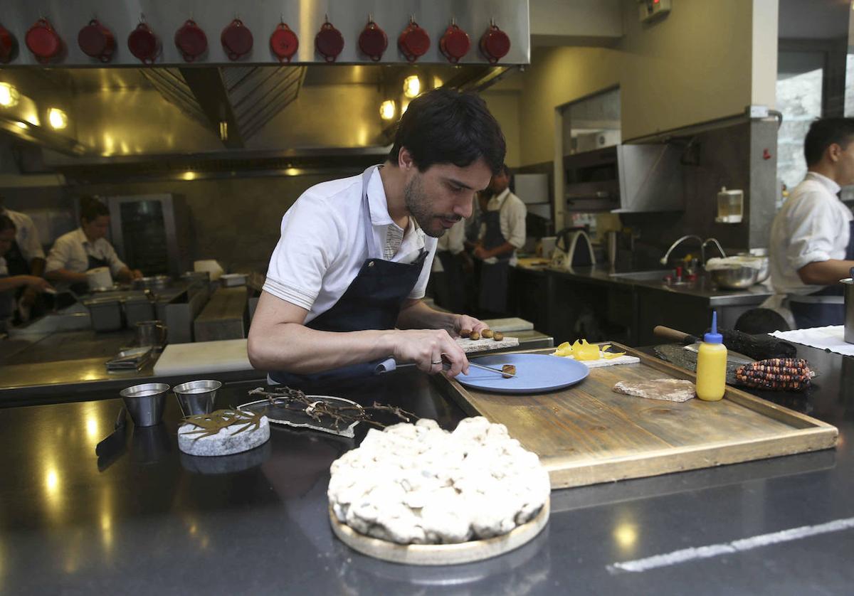 Virgilio Martínez en las cocinas de Central, en una imagen de archivo