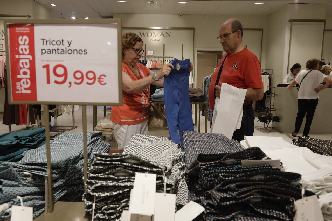 Fotos: arrancan las rebajas de verano 2023