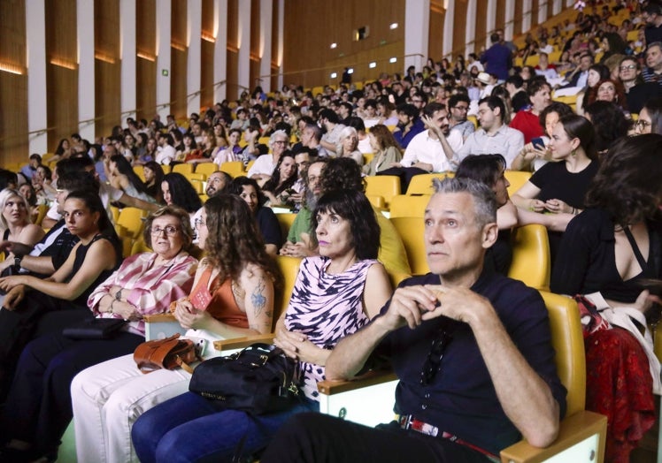 Público asistente a la gala en el Palau de les Arts.