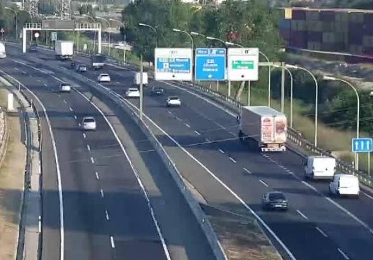 Atascos en la V-30 este viernes.