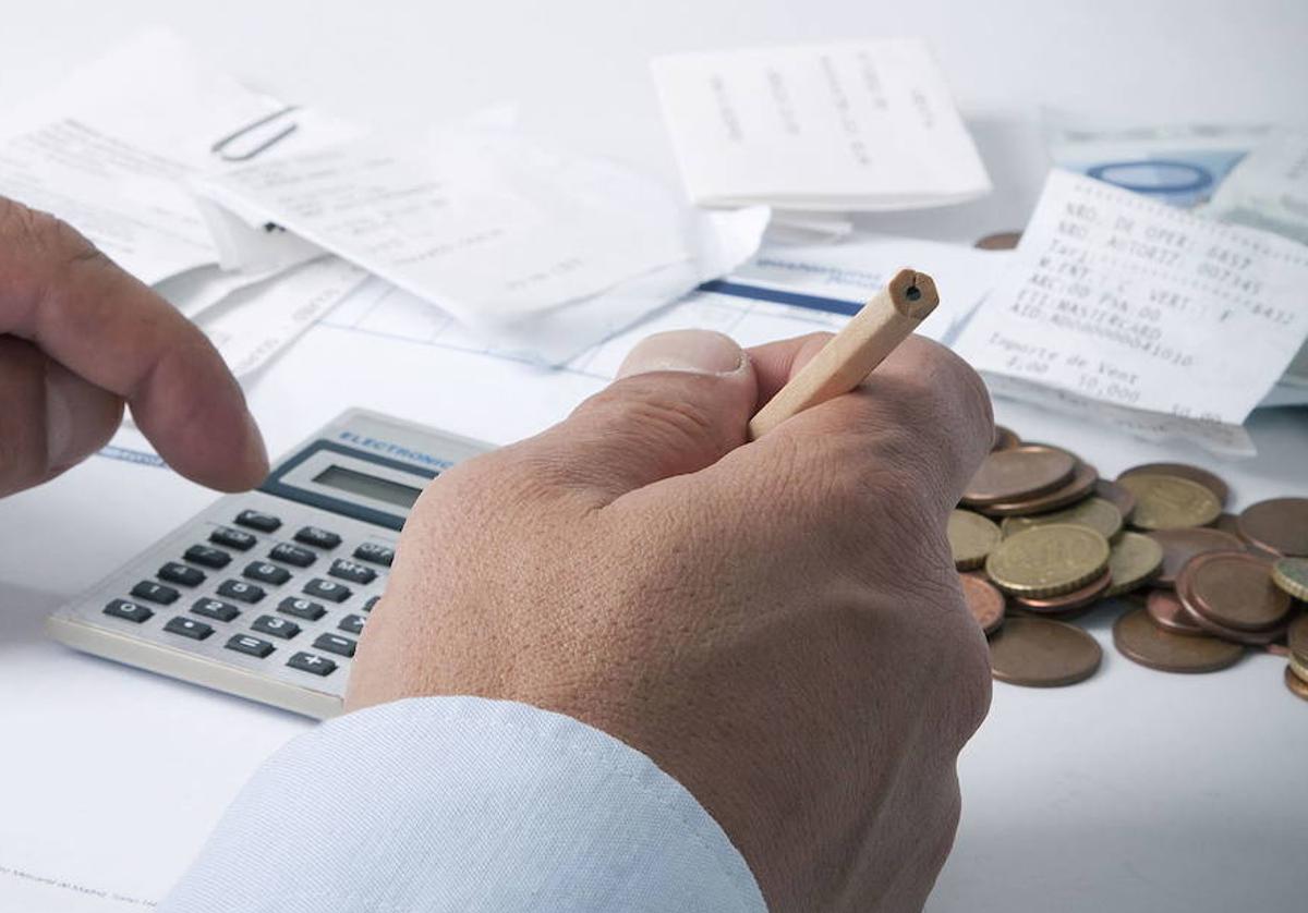 Los bancos que cobrarán comisiones antes de acabar este mes de junio