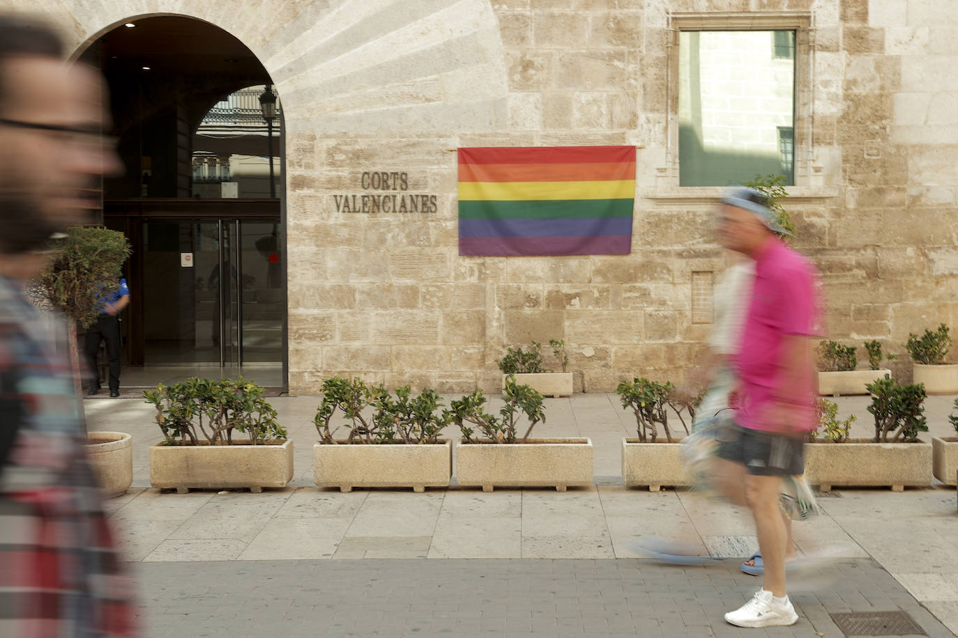 Las mejores imágenes de la marcha del Orgullo en Valencia