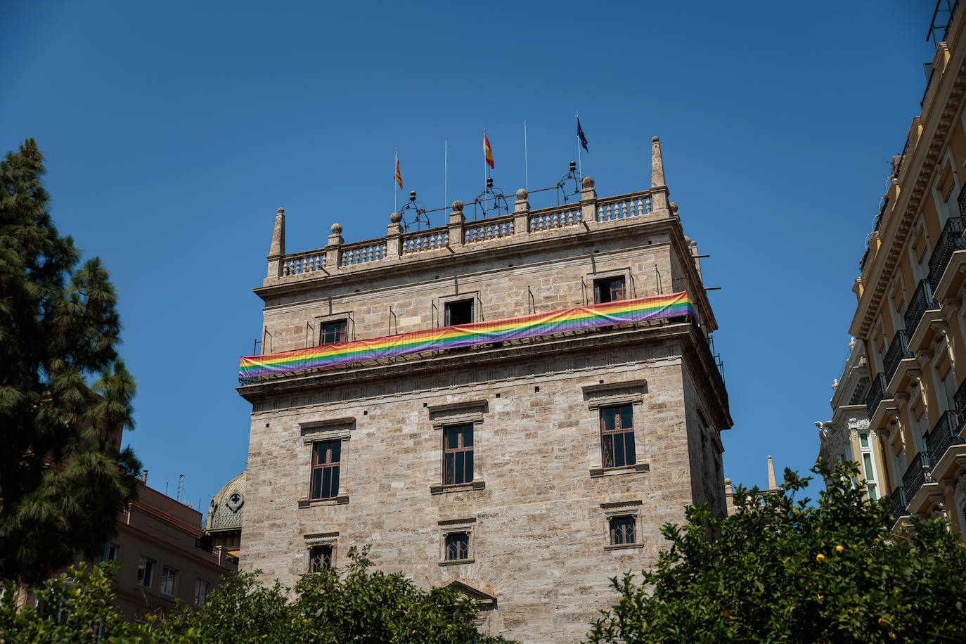 Las mejores imágenes de la marcha del Orgullo en Valencia