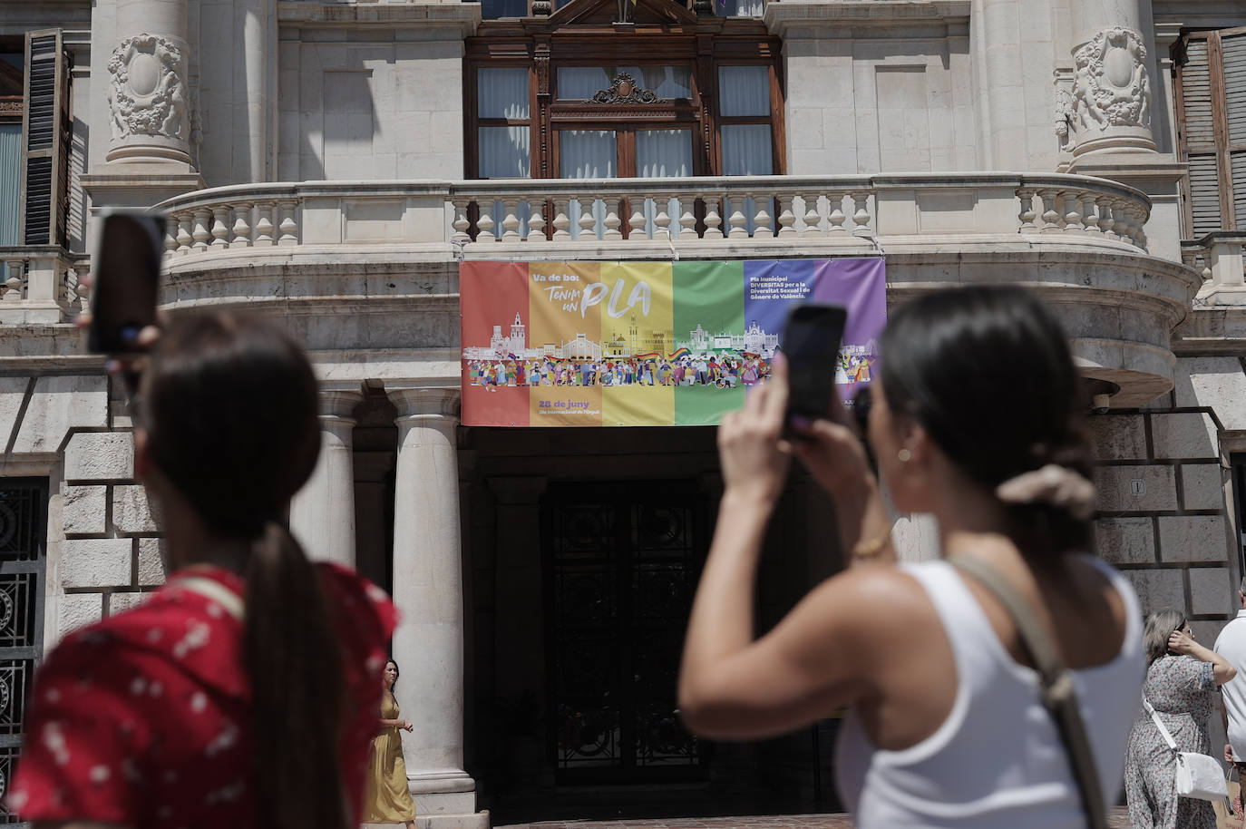 Las mejores imágenes de la marcha del Orgullo en Valencia