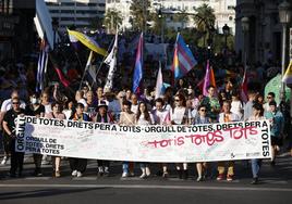 Las mejores imágenes de la marcha del Orgullo en Valencia