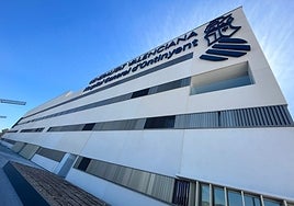 Entrada a las Consultas Externas del Hospital de Ontinyent.
