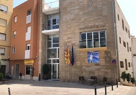 El Ayuntamiento de Calp.