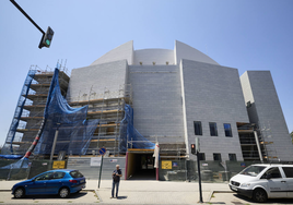 Entrada principal del Palau de la Música se despeja del andamiaje de las obras de reforma.