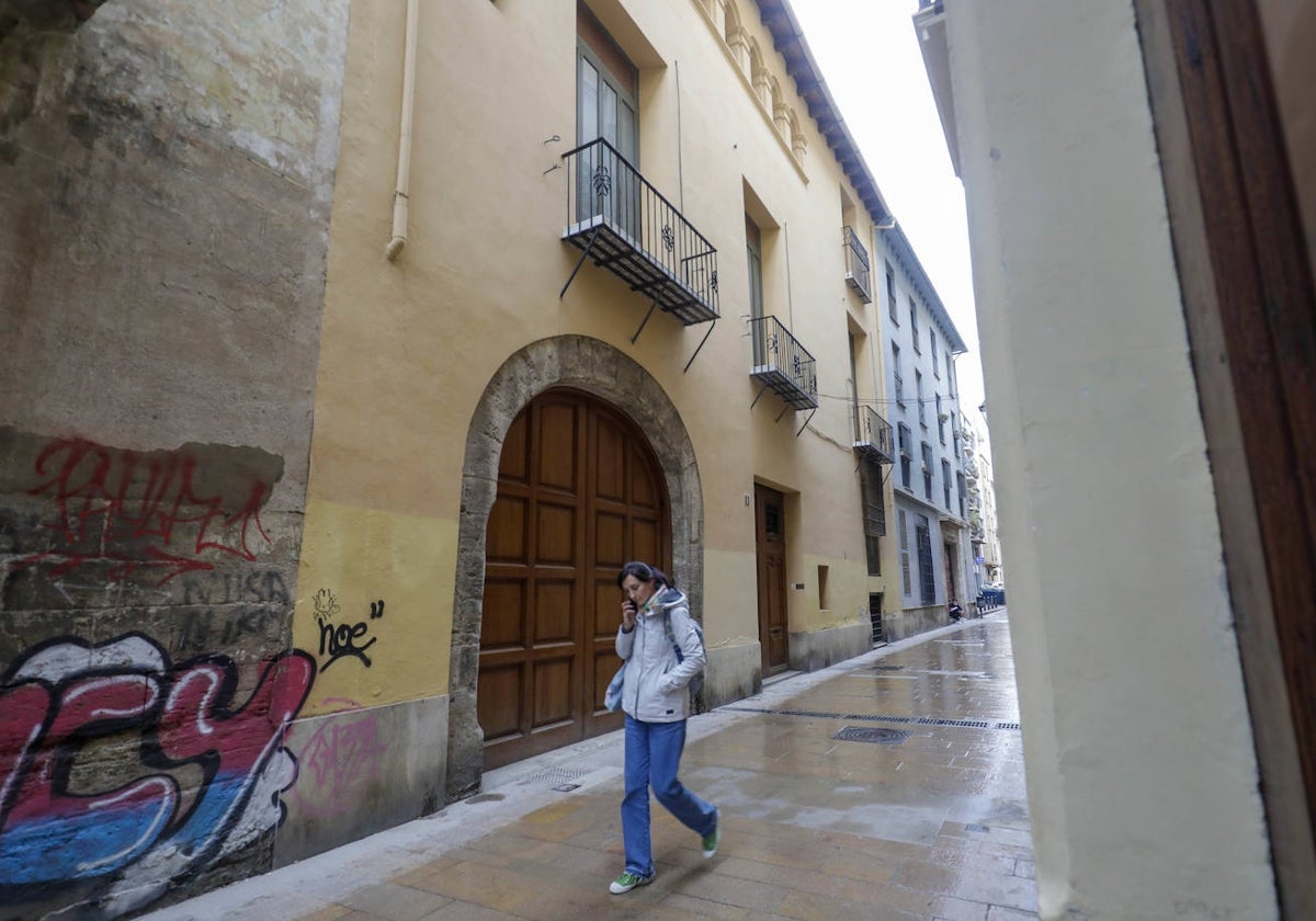 Fachada del antiguo convento de las Terciarias Capuchinas de la calle Eixarchs de Valencia.