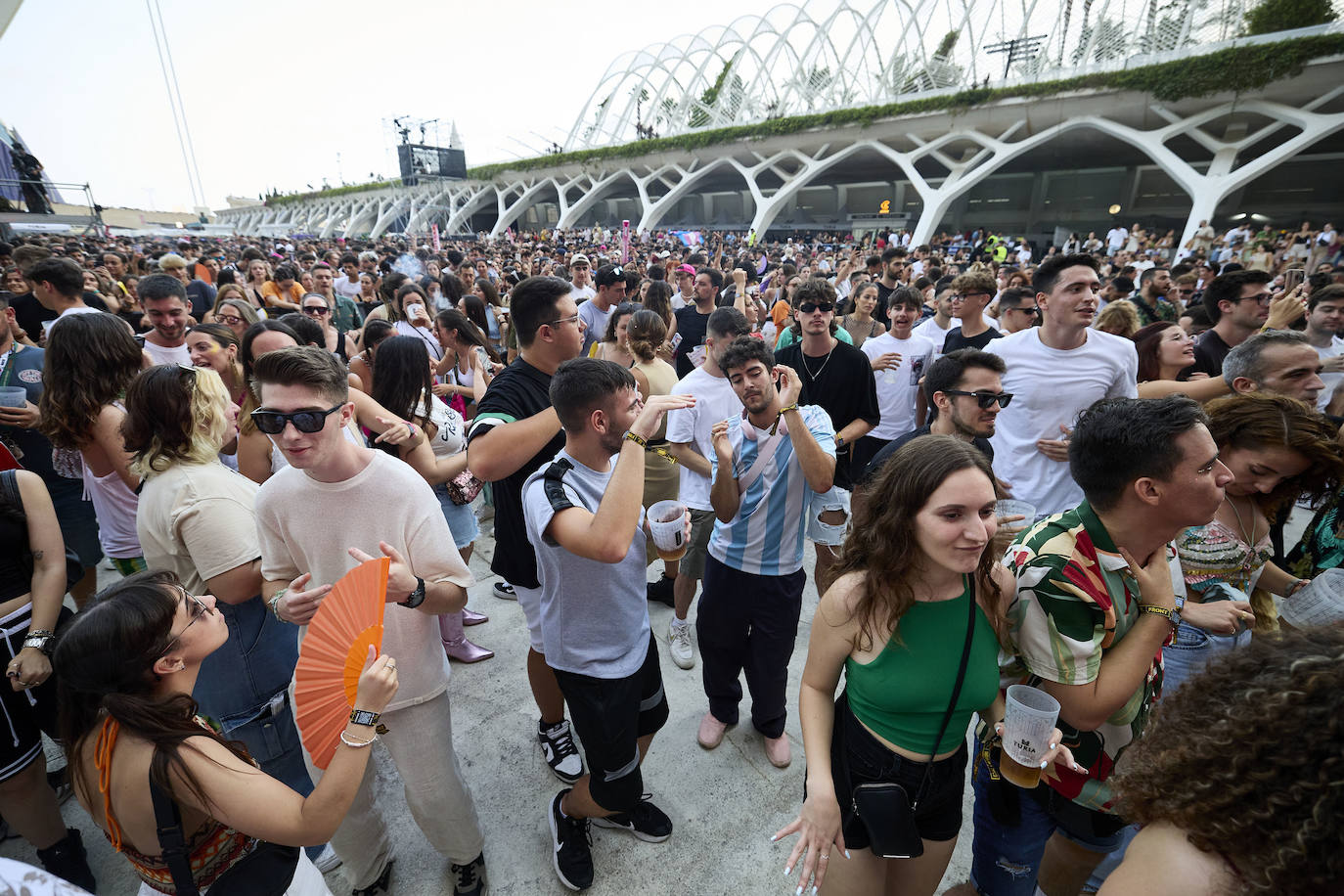 Miles de personas vibran con el Big Sound de Valencia en su primer día