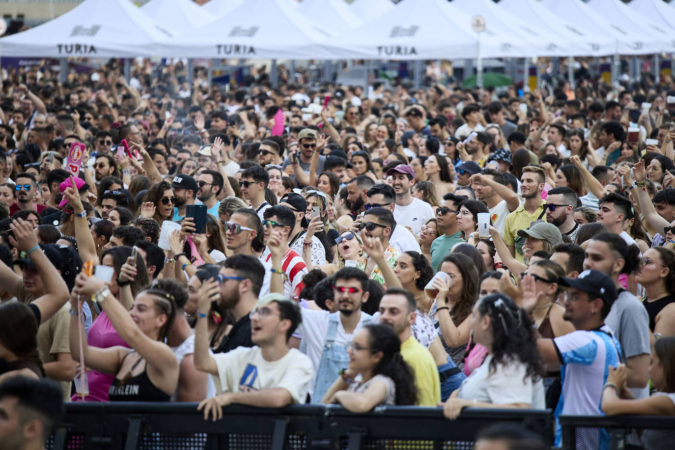 Miles de personas vibran con el Big Sound de Valencia en su primer día