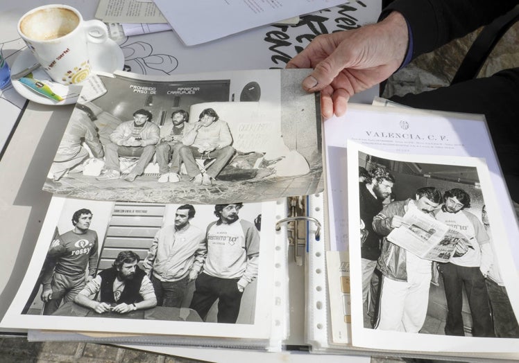 Cordero muestra fotografías de la protesta de 1983.