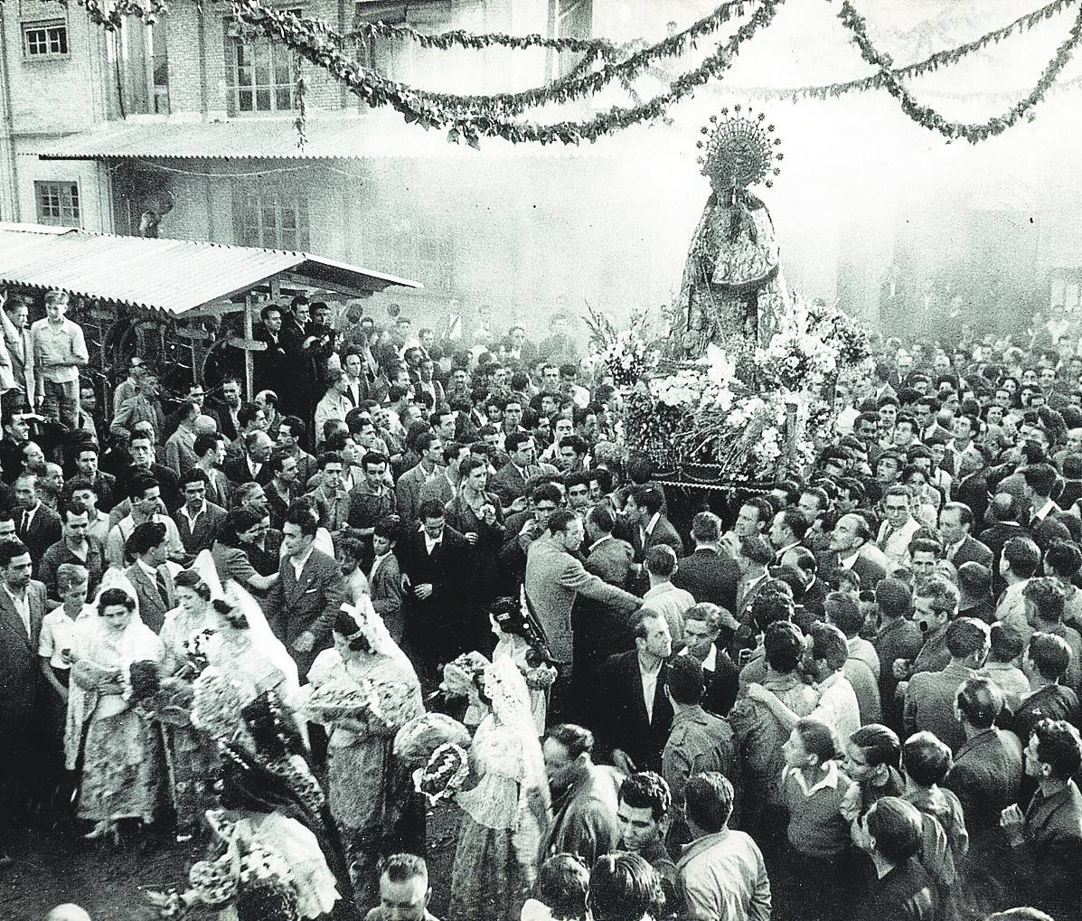 Imagen secundaria 1 - Cuando la Mare de Déu visitó Macosa en 1948