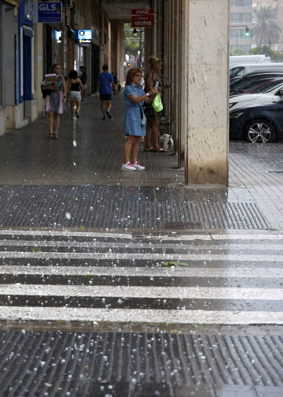 Una fuerte granizada origina el caos en Valencia este lunes