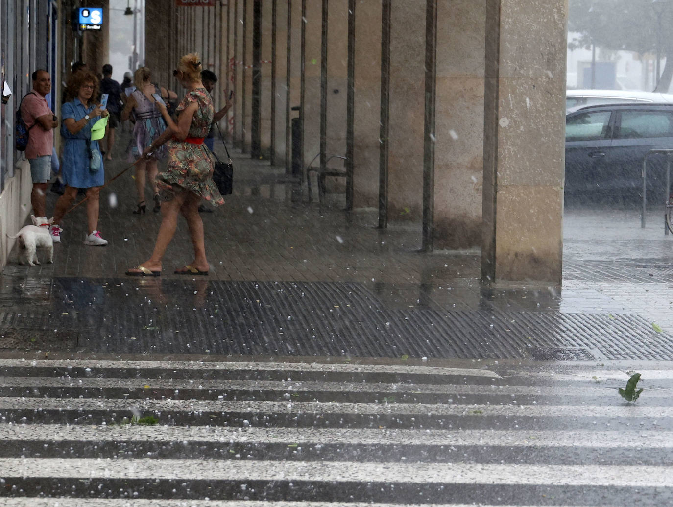 Una fuerte granizada origina el caos en Valencia este lunes