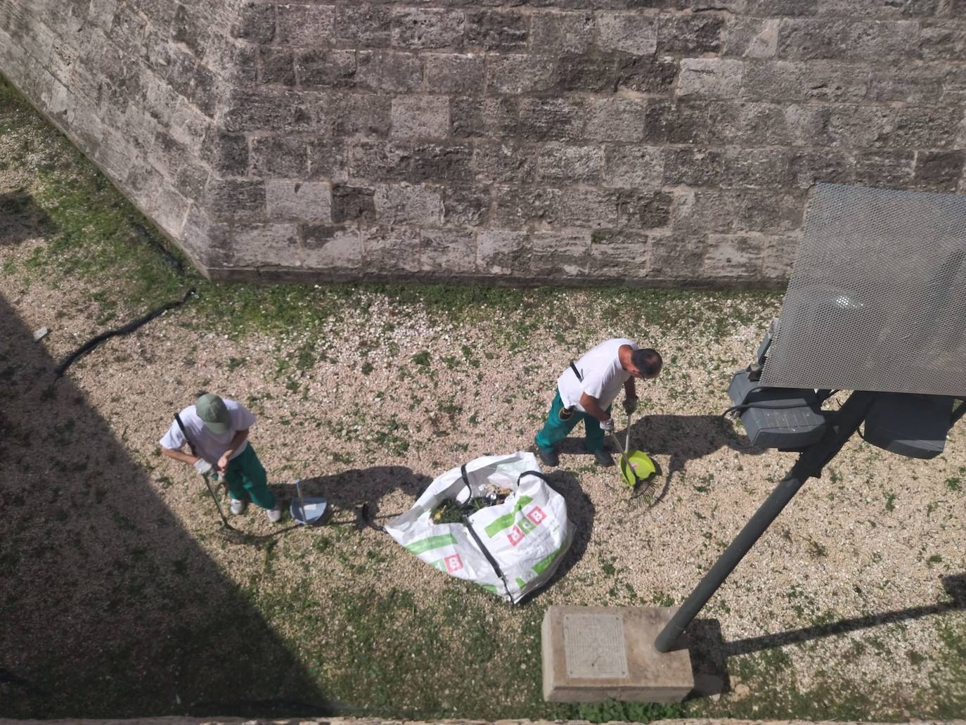 Encuentran el cadáver de un hombre en el foso de las Torres de Serrano