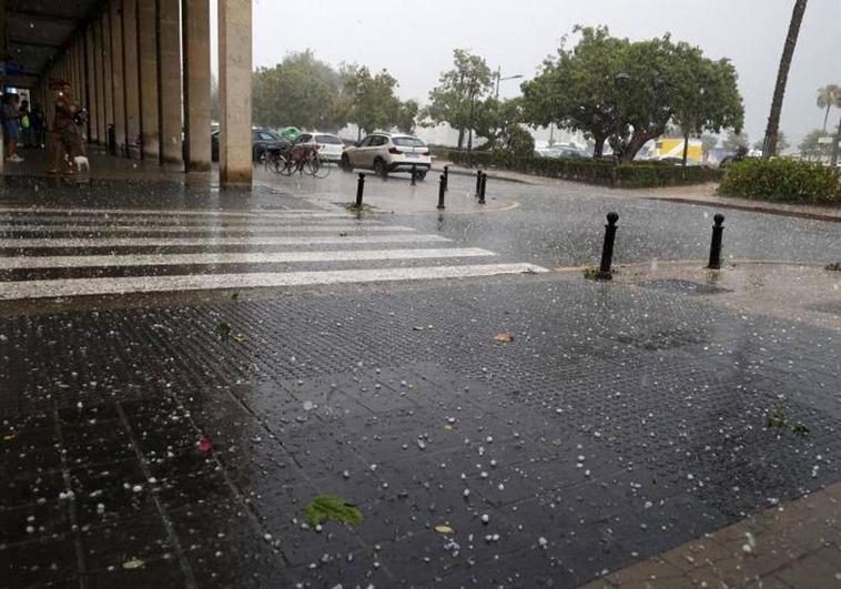 Las bolas de granizo que han caído en Valencia.