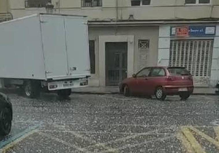 El granizo ha sorprendido en Valencia.