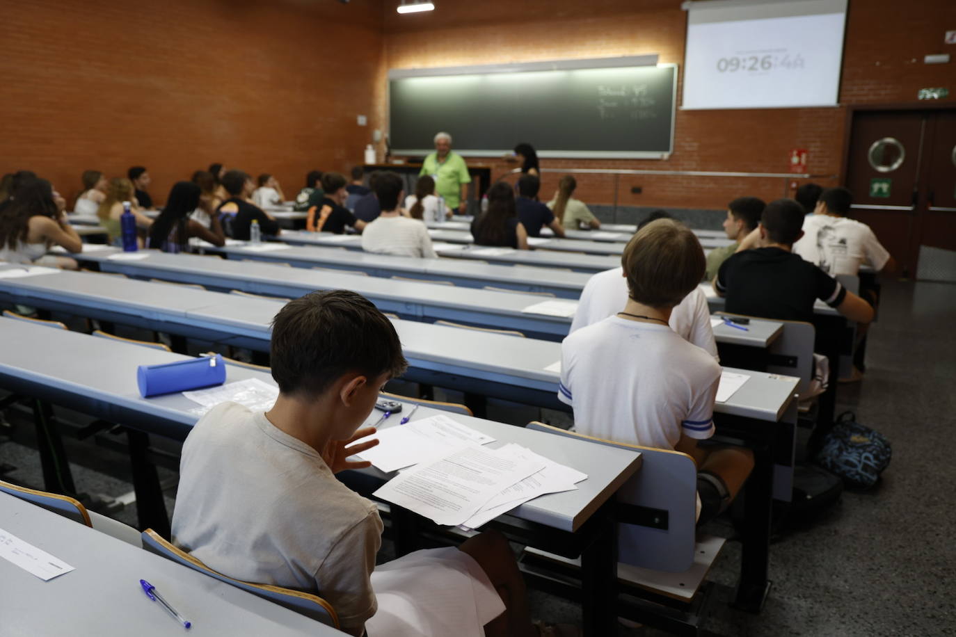 Los valencianos se examinan en la prueba extraordinaria de selectividad 2023