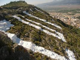 Las letras se pintaron en los años 70 para atraer a los visitantes en una época de boom turístico en la costa valenciana.