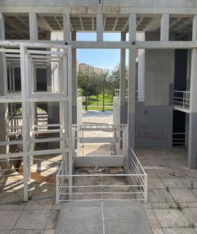 Imagen secundaria 2 - La Casa del Agua de Valencia: tres décadas con basura, pintadas y abandono