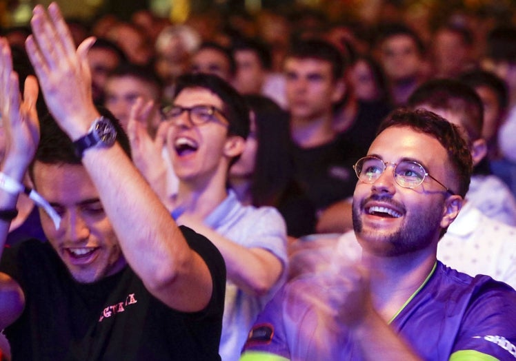 Los centenares de asistentes a estas partidas han vibrado con los primeros jugadores.