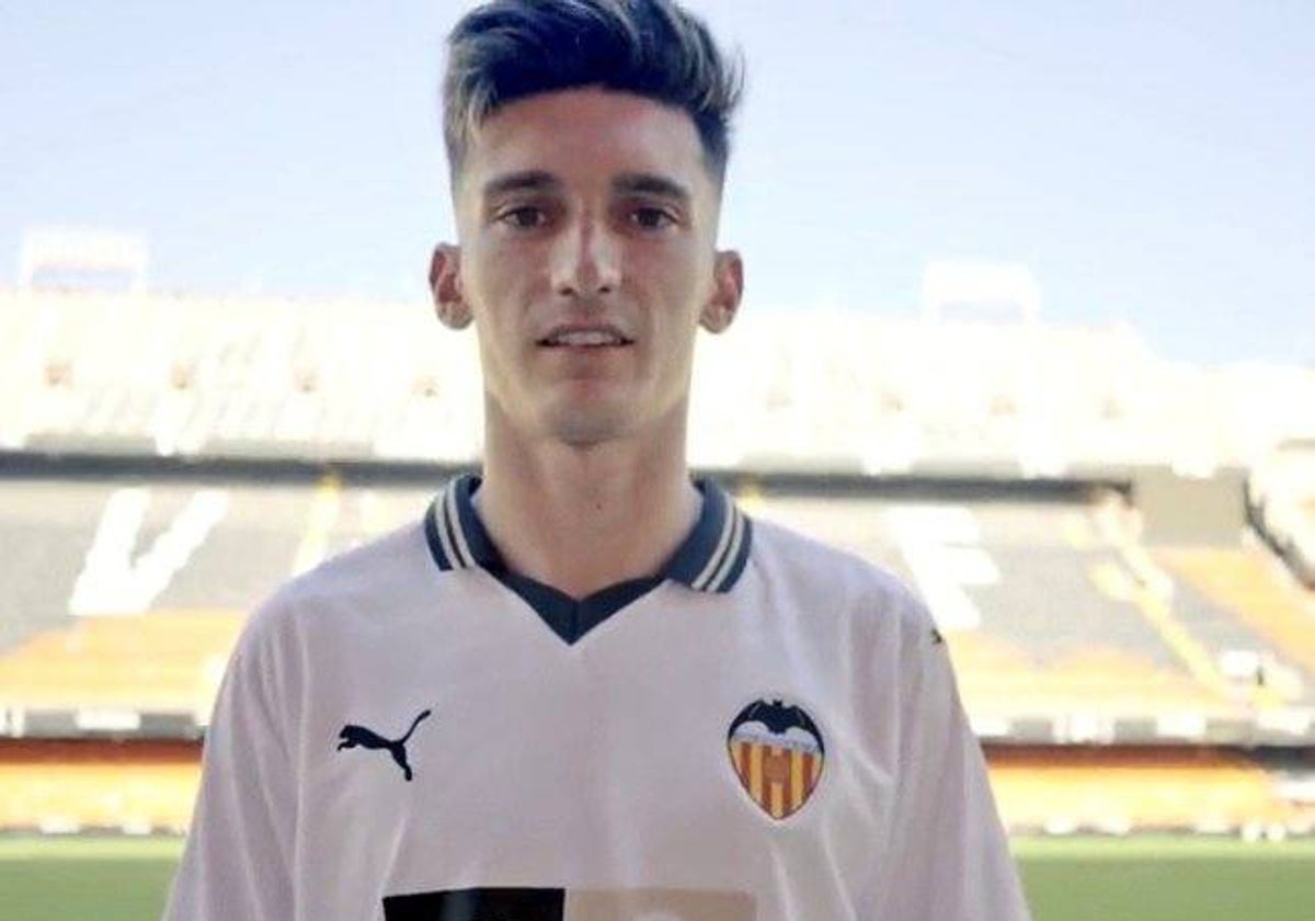 Pepelu, ya con la la camiseta del Valencia.