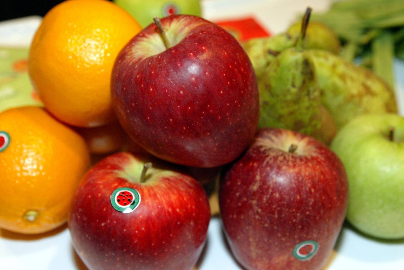 Piezas de fruta en una imagen de archivo.