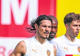 Cavani y Alberto Marí, en un entrenamiento