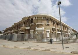 Exterior de los Docks en la Marina de Valencia.