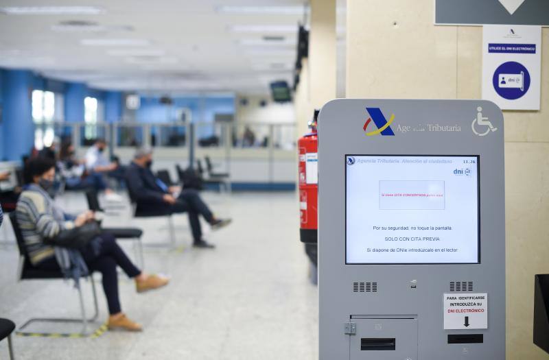 Las multas de 2.500 euros de Hacienda por realizar transferencias bancarias y cómo evitarlas