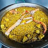 La mejor fideuà del mundo se come en el puerto de Gandia