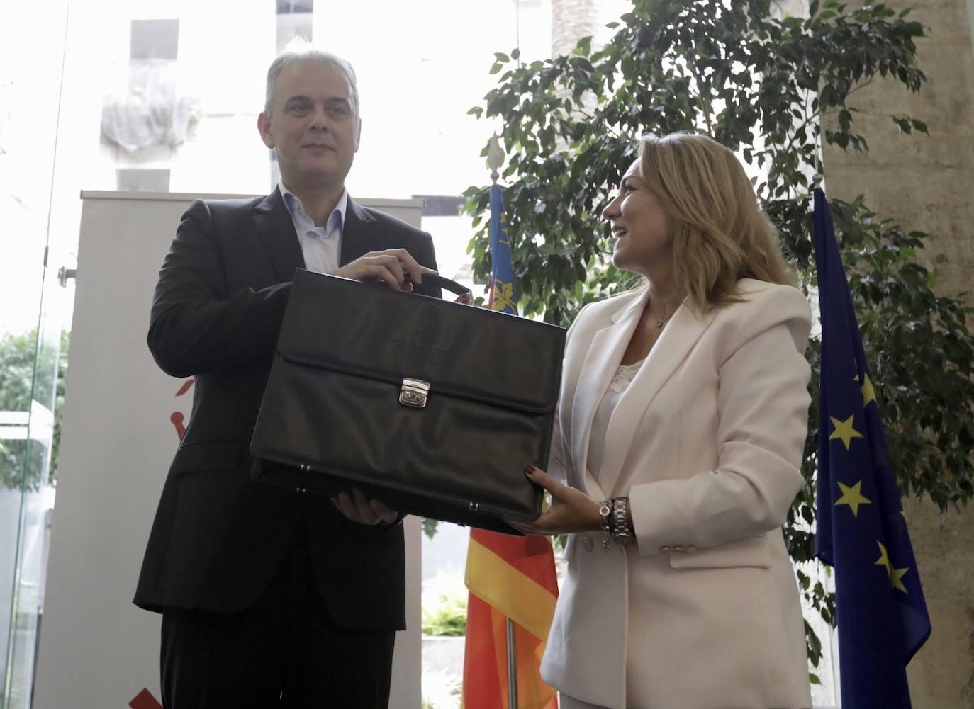 Cambio de carteras del nuevo Consell