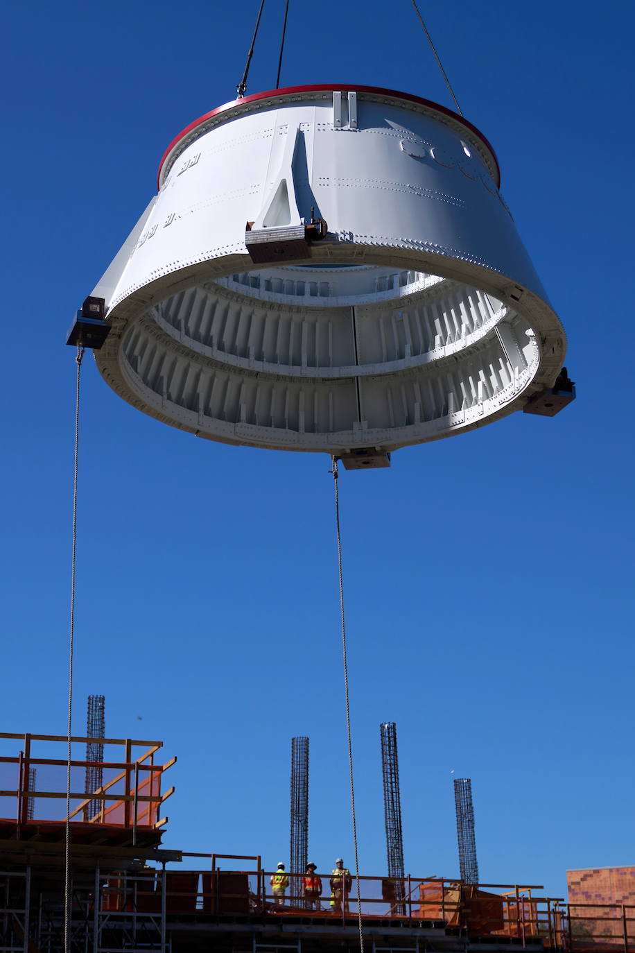 Endeavour, el transbordador espacial de la NASA, se prepara para conquistar el espacio