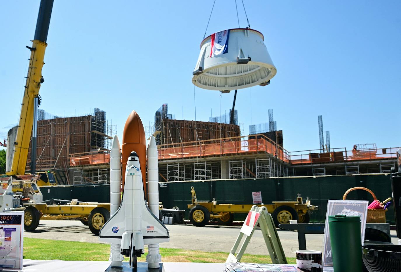 Endeavour, el transbordador espacial de la NASA, se prepara para conquistar el espacio