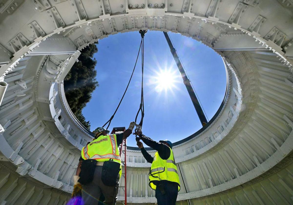 Endeavour, el transbordador espacial de la NASA, se prepara para conquistar el espacio