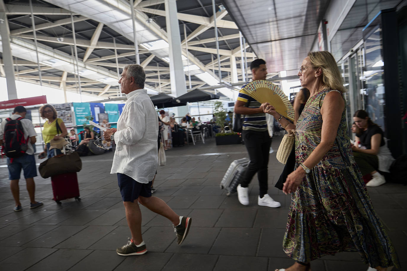 Fotos: caos en la estación Joaquín Sorolla por la suspensión de trenes entre Valencia y Madrid